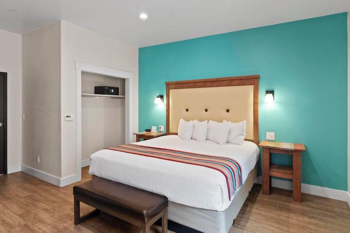 Bluff Dwellings Resort