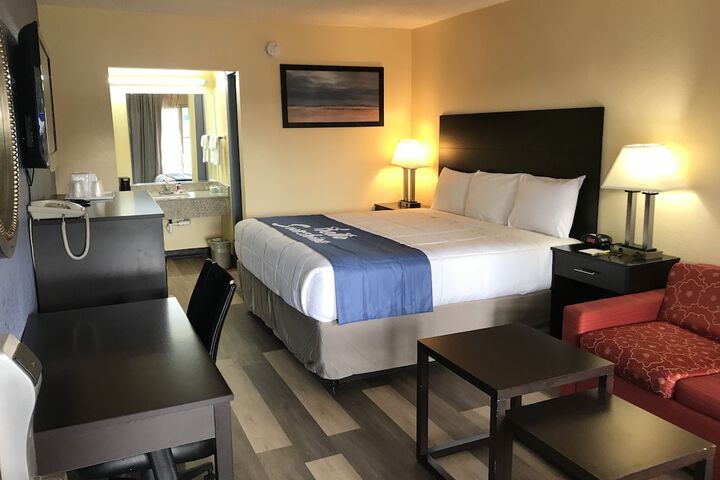 Room 16 of 25
