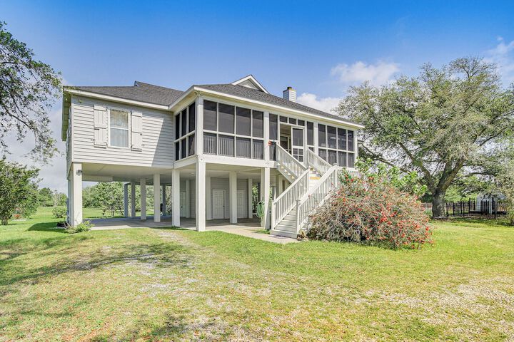 Waveland Vacation Rental - Walk to the Beach!