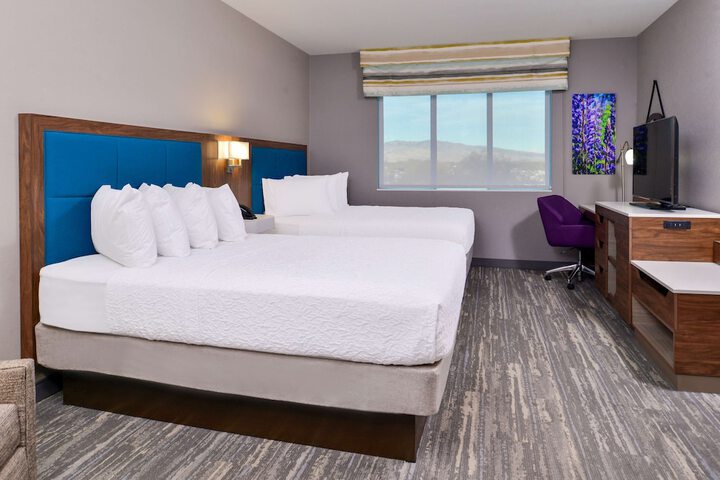 Room 50 of 114