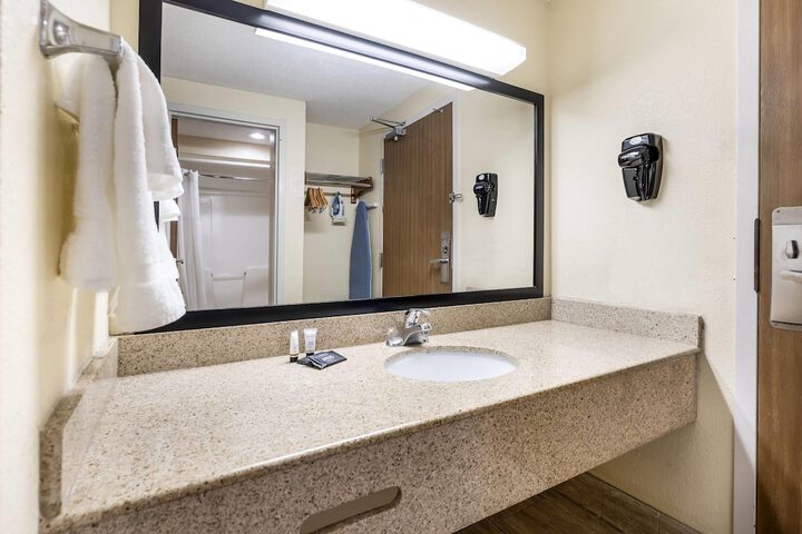 Baymont by Wyndham Janesville