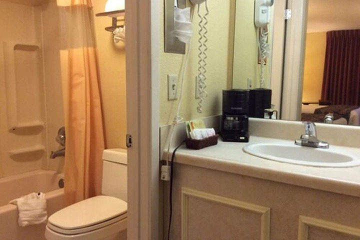 Room 8 of 35