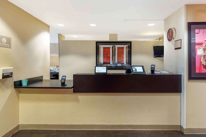 Hotel Interior 11 of 28