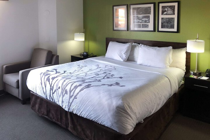 Room 81 of 128