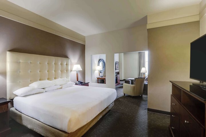 Room 25 of 60