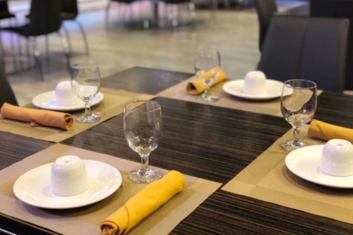 Dining 73 of 75