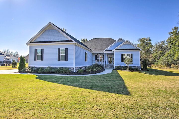 North Augusta Getaway w / Large Deck & Yard