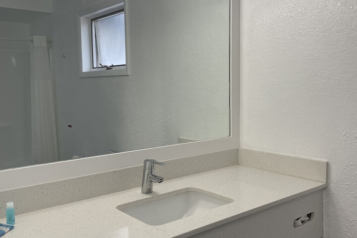 Room 26 of 60