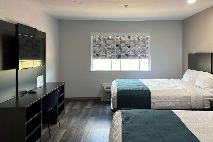 Room 32 of 36