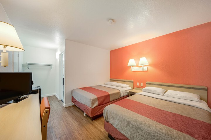 Room 20 of 34