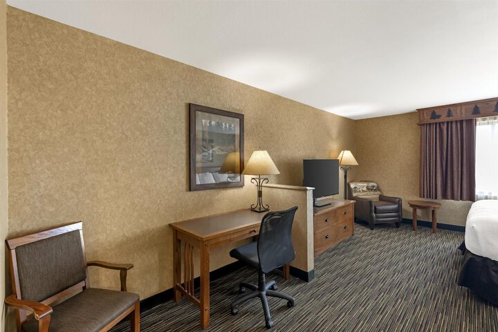 Best Western Plus Kelly Inn & Suites