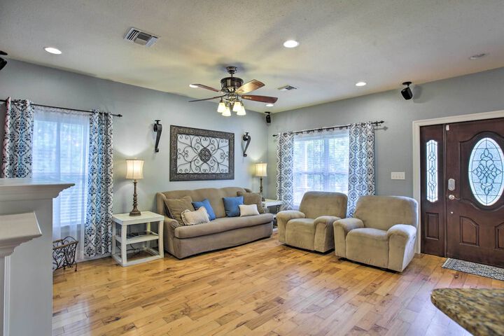 Waveland Family House 4-minute Drive to the Beach