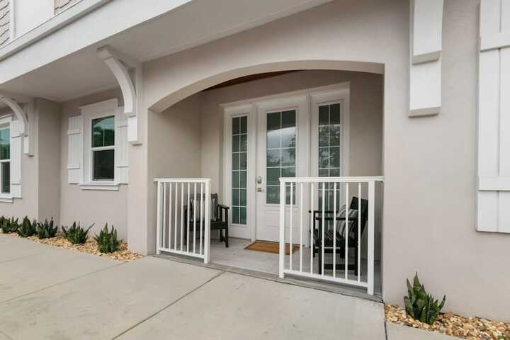 Canopy Cove Stunning 2BR Apt Heart of Downtown