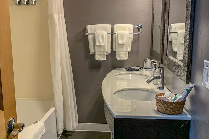 Room 15 of 64