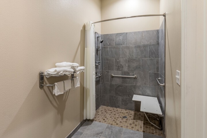 Room 16 of 33