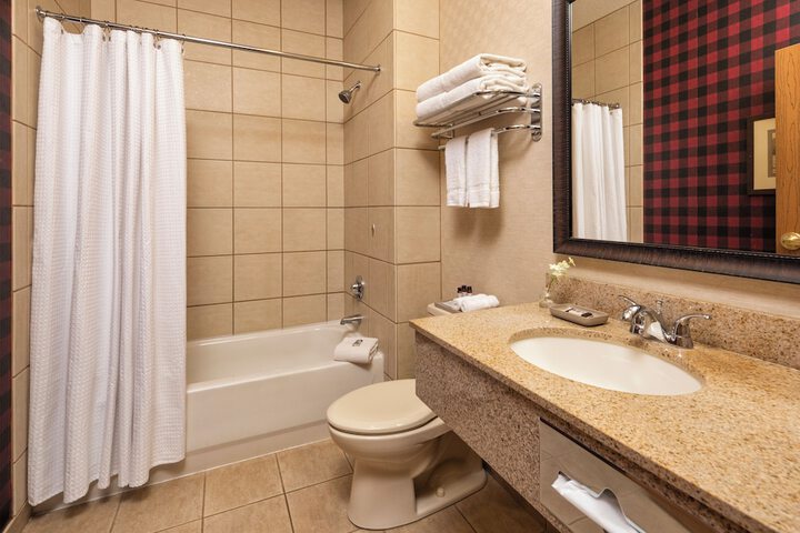 bantr Grand Hotel Wausau - Rothschild