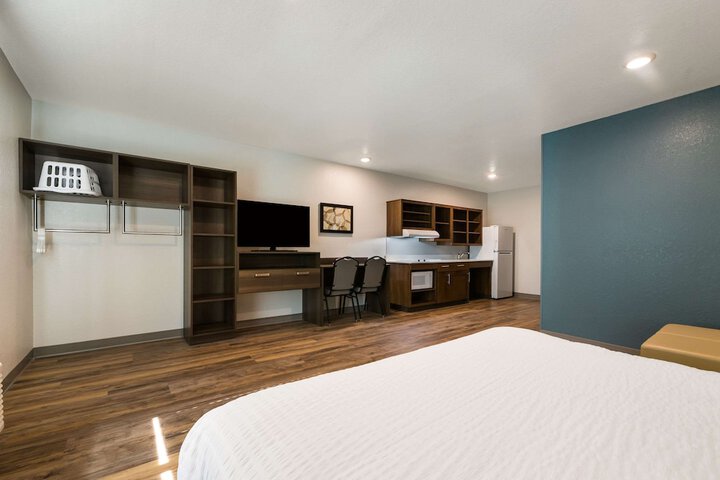 Room 16 of 32