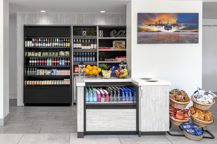 Hilton Garden Inn Queens / JFK Airport