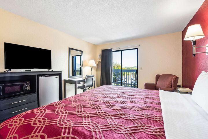 Econo Lodge Waynesville