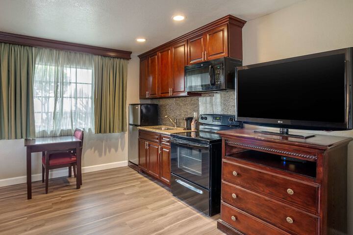 Room 15 of 35
