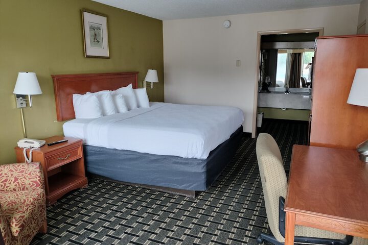 Room 20 of 34