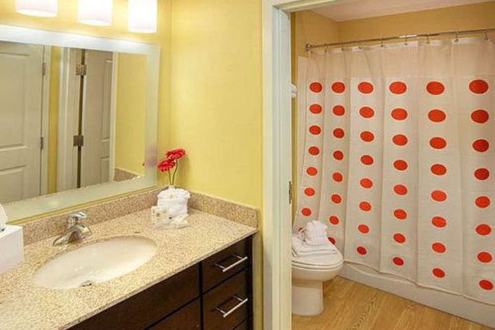 Room 8 of 25