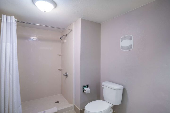 Room 17 of 38