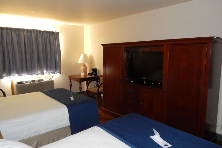 Room 5 of 7