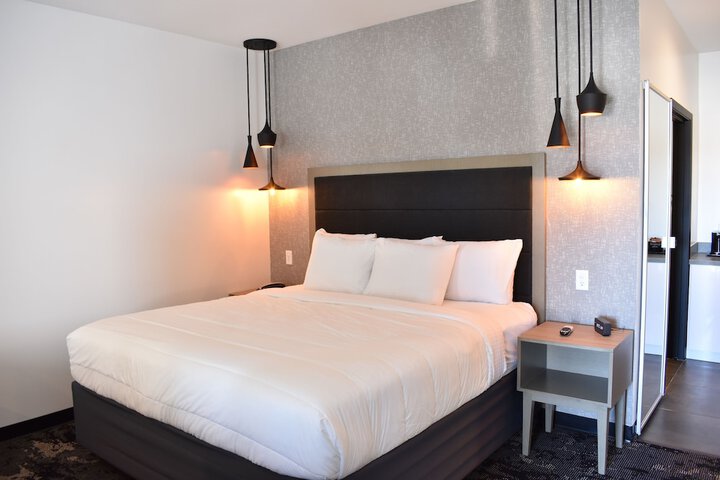 Room 15 of 29