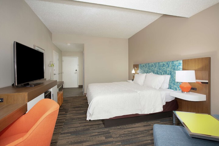 Hampton Inn & Suites Kansas City-Merriam