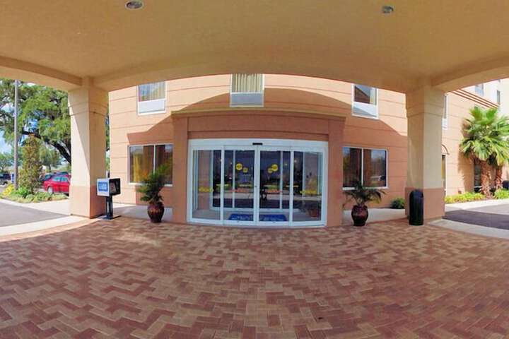Hotel 4 of 51