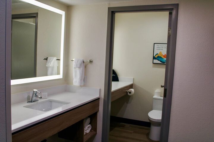 The Cairn Hotel