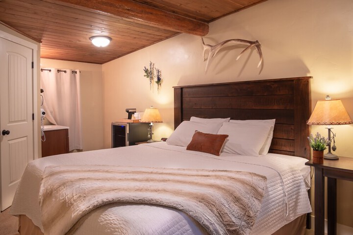 Room 15 of 42