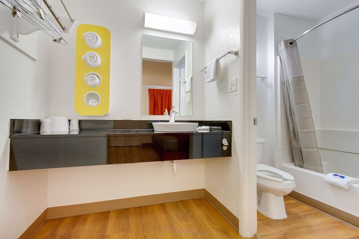 Room 20 of 32