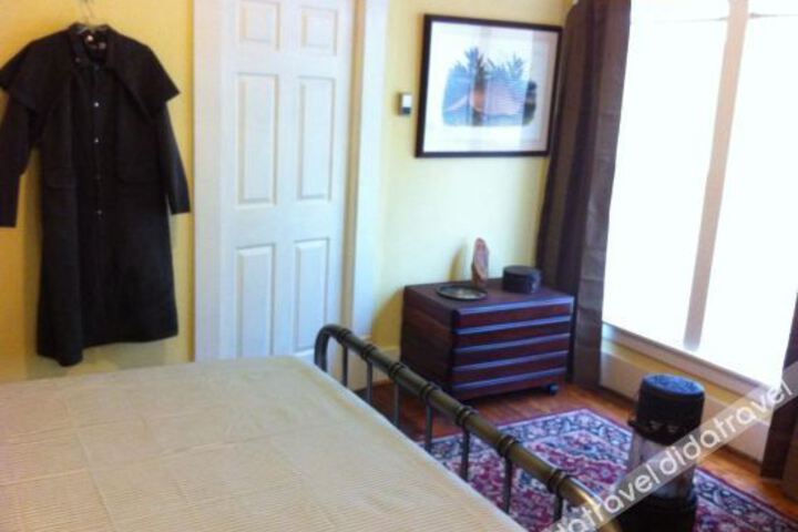 Brooks House Suites