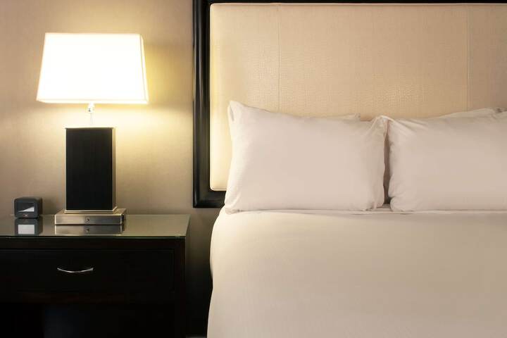Room 18 of 103