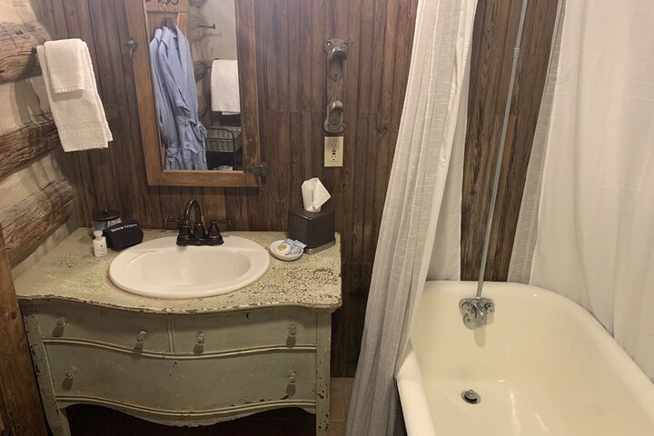 Room 107 of 361