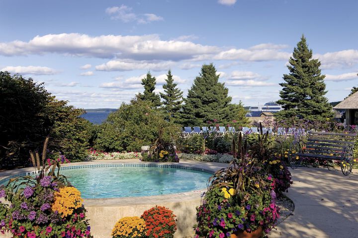 Pool 10 of 53