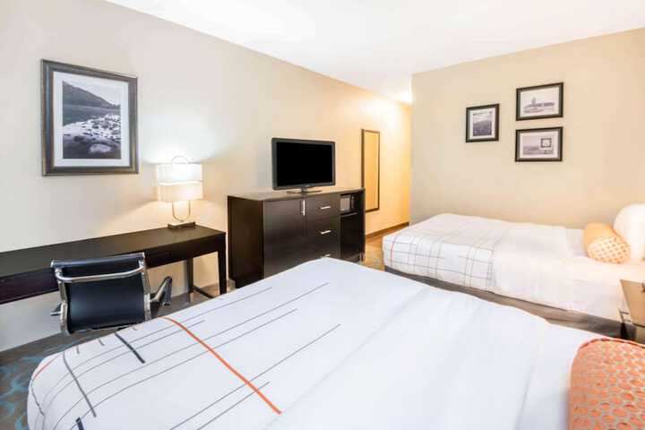 Room 48 of 61