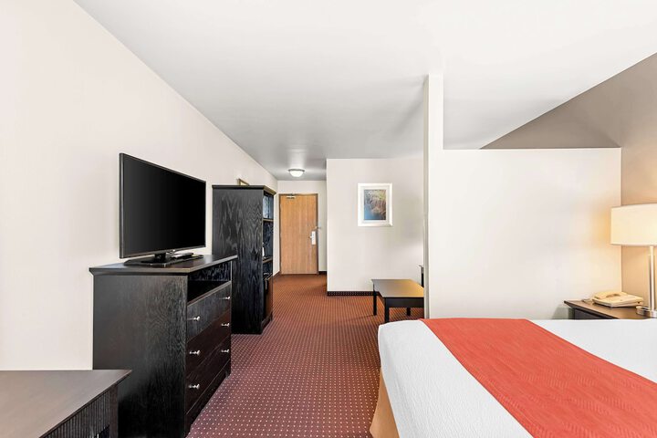 Room 7 of 25