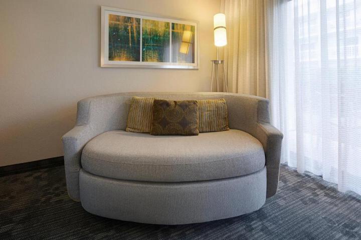 Courtyard by Marriott Atlanta Windy Hill / Ballpark