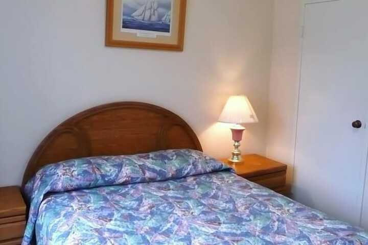 Room 44 of 77