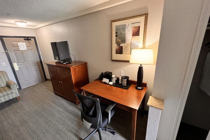 Room 18 of 33