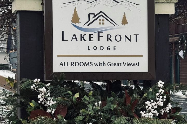 LakeFront Lodge