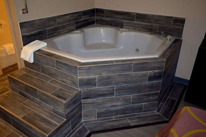 Hot Tub 59 of 72