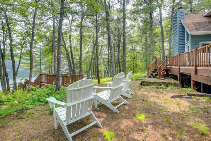 Lakefront Minocqua Getaway: Dock Game Room!
