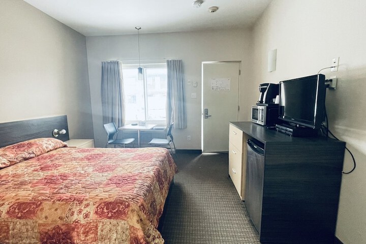 Falcon Motel Brossard