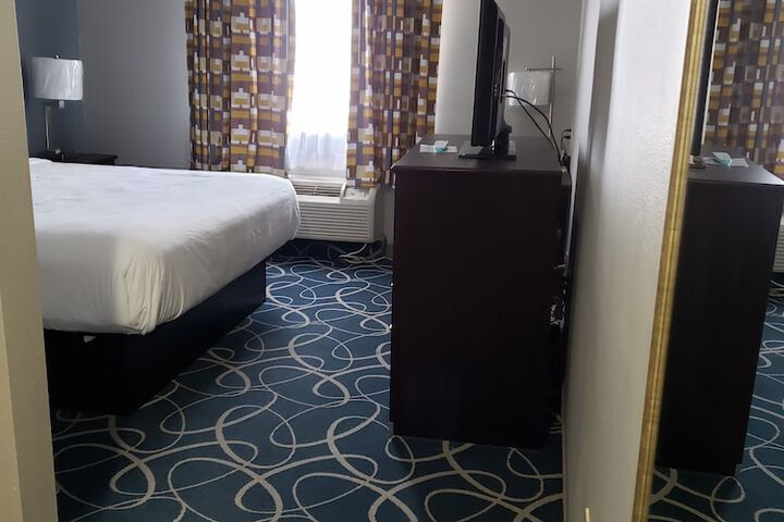 Room 16 of 40