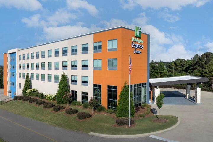 Holiday Inn Express & Suites Birmingham North - Fultondale by IHG