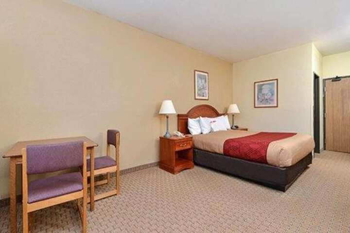 Room 25 of 64